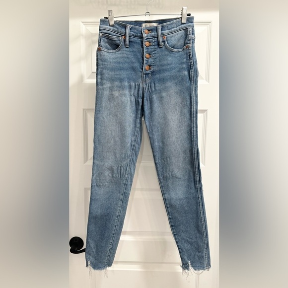 Madewell 10” High-Rise Skinny Jeans in Cordova Wash Button Front Edition - Picture 3 of 11